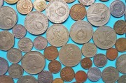 越南盾在國(guó)際貨幣體系中的地位如何？這種地位對(duì)越南經(jīng)濟(jì)有何影響？