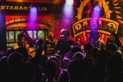 在網絡游戲世界中，DNF（地下城與勇士）是一款廣受歡迎的多人在線戰(zhàn)斗競技游戲。玩家可以通過創(chuàng)建角色、組隊、升級和挑戰(zhàn)副本等方式參與到游戲中來。為了更好地享受游戲的樂趣，許多玩家會選擇使用各種輔助工具或者插件來提升自己的戰(zhàn)斗力。那么，在DNF這個大千世界里，如何找到一個好的dnf插件網站呢？，尋找好的DNF插件網站