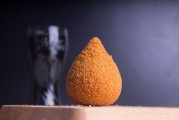 夢到吃爆米花，寓意與解讀，夢到吃爆米花的寓意與解讀