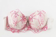 夢(mèng)到穿衣服的深層含義解析，夢(mèng)到穿衣服的深層含義解析
