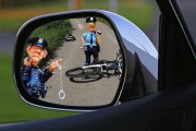 問(wèn)界回應(yīng)展車碰撞事故，AEB功能再引關(guān)注