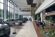 年度回顧與展望｜4000家4S店或?qū)⑼耸?，汽?chē)經(jīng)銷(xiāo)商面臨生死關(guān)頭
