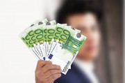 賣(mài)保險(xiǎn)不香了嗎？4年少了600萬(wàn)從業(yè)人員