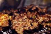 夢(mèng)到吃生肉的深層解讀，夢(mèng)到吃生肉的深層解讀