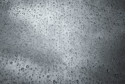 夢(mèng)到下冰雹，寓意與解讀，夢(mèng)到下冰雹的寓意與解讀