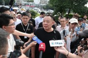 連發(fā)11條動態(tài)！于東來發(fā)聲：大家不要擔心我，若干年后，胖東來不是什么傳奇也不是神話
