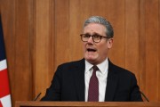 馬克龍稱將討論向歐洲提供“核保護傘”問題，斯塔默：英國反對核武器擴散