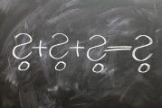 熱點(diǎn)新聞背后的真相與反思，揭秘?zé)狳c(diǎn)新聞，背后的真相與深度反思