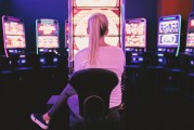 女生免費(fèi)游戲換裝攻略，讓你在游戲中更加酷炫，3款女生免費(fèi)換裝游戲推薦，讓裝扮變得更具個性
