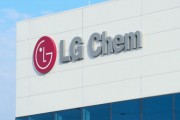 新能源汽車的充電樁普及率對(duì)市場(chǎng)有何影響？