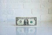 國(guó)際金融協(xié)會(huì)（IIF）：8月新興市場(chǎng)投資組合流入近450億美元，但隱憂已現(xiàn)