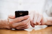 “霸總短劇”瘋狂收割銀發(fā)族，半月談：拿什么拯救嗑劇老人