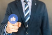 如何在Facebook上創(chuàng)建一個強(qiáng)大的個人品牌并成功推廣你的產(chǎn)品和服務(wù)？，五個步驟教你如何打造成功的個人品牌并在Facebook上推廣產(chǎn)品和服務(wù)