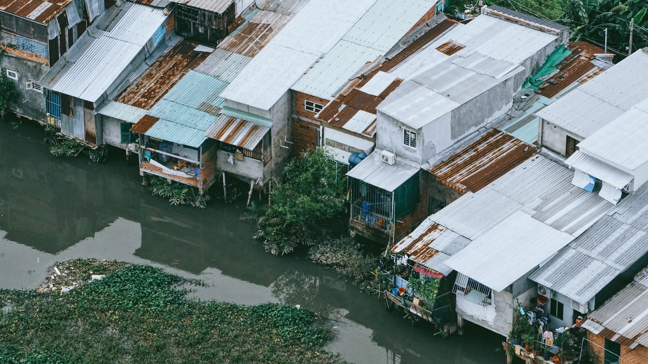中共中央：加快建立租購并舉的住房制度，加快構(gòu)建房地產(chǎn)發(fā)展新模式