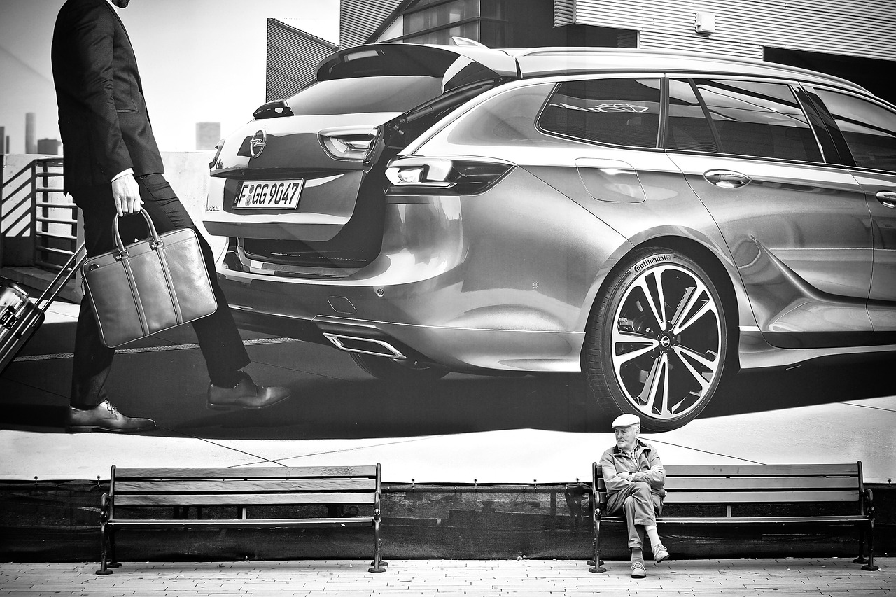 夢(mèng)中的新車，追尋生活的美好與期待