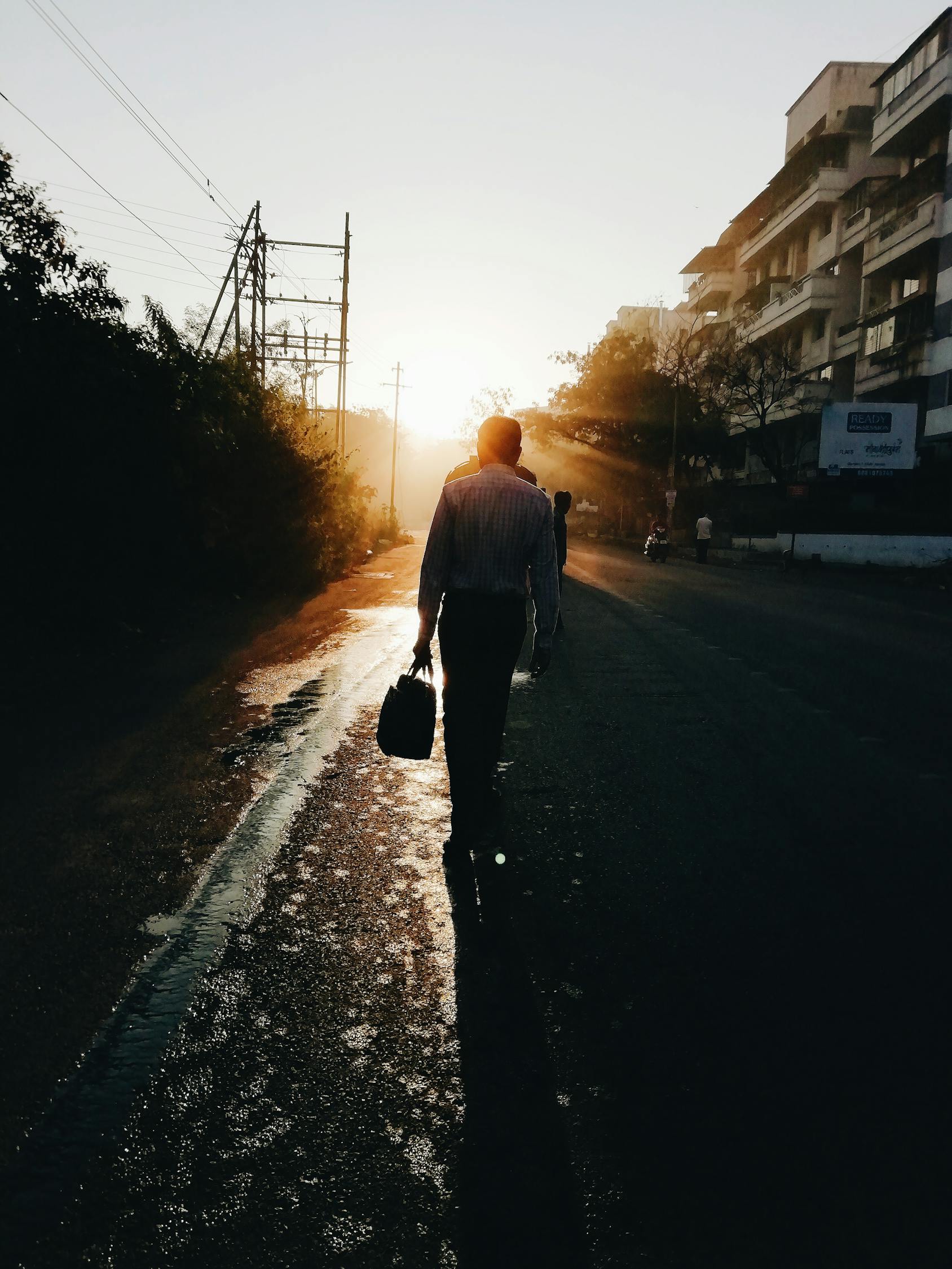 夢(mèng)中的驚險(xiǎn)之旅，一次撞車之夢(mèng)的深度解析