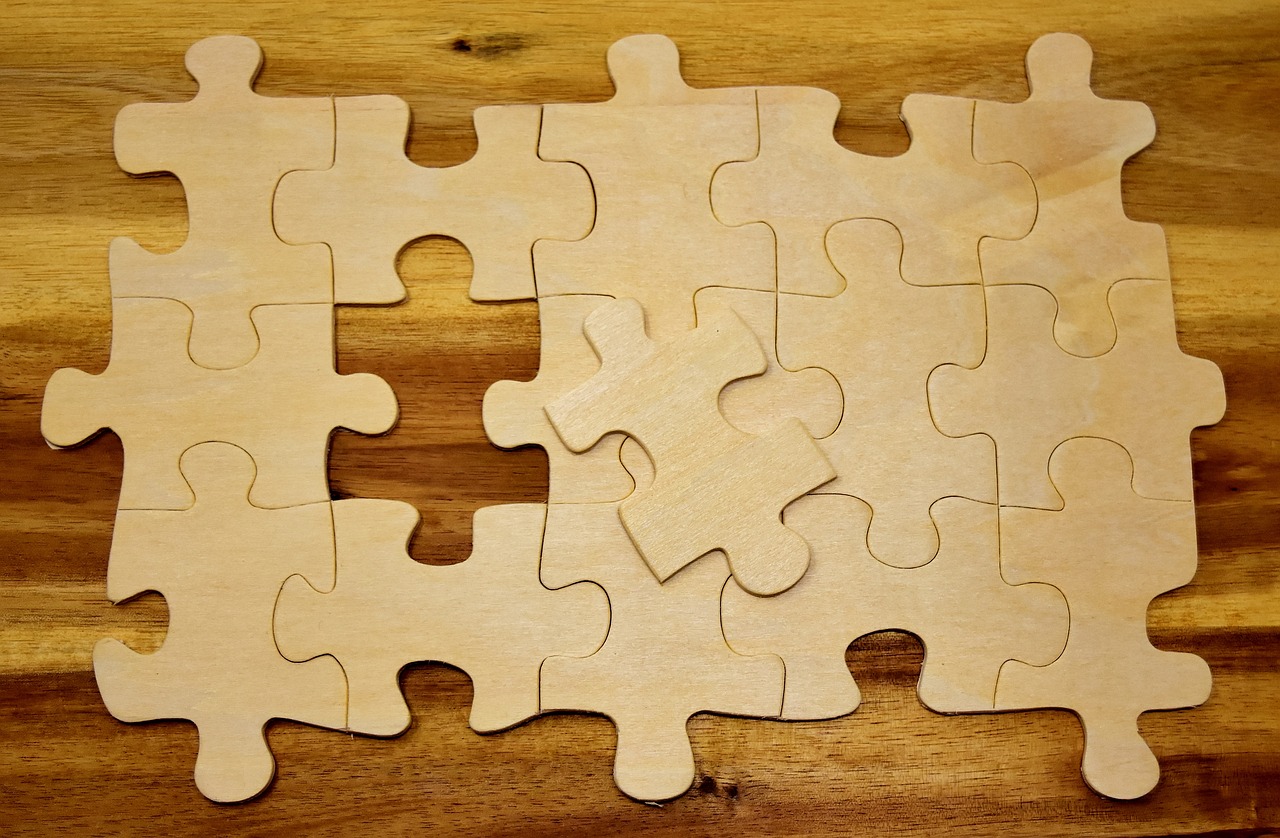 如何理解期貨只做多的策略？這種策略有哪些局限性？