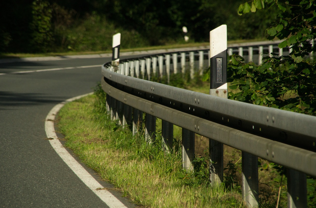 阿聯(lián)酋發(fā)布新交通法規(guī)，強化自動駕駛使用與道路安全