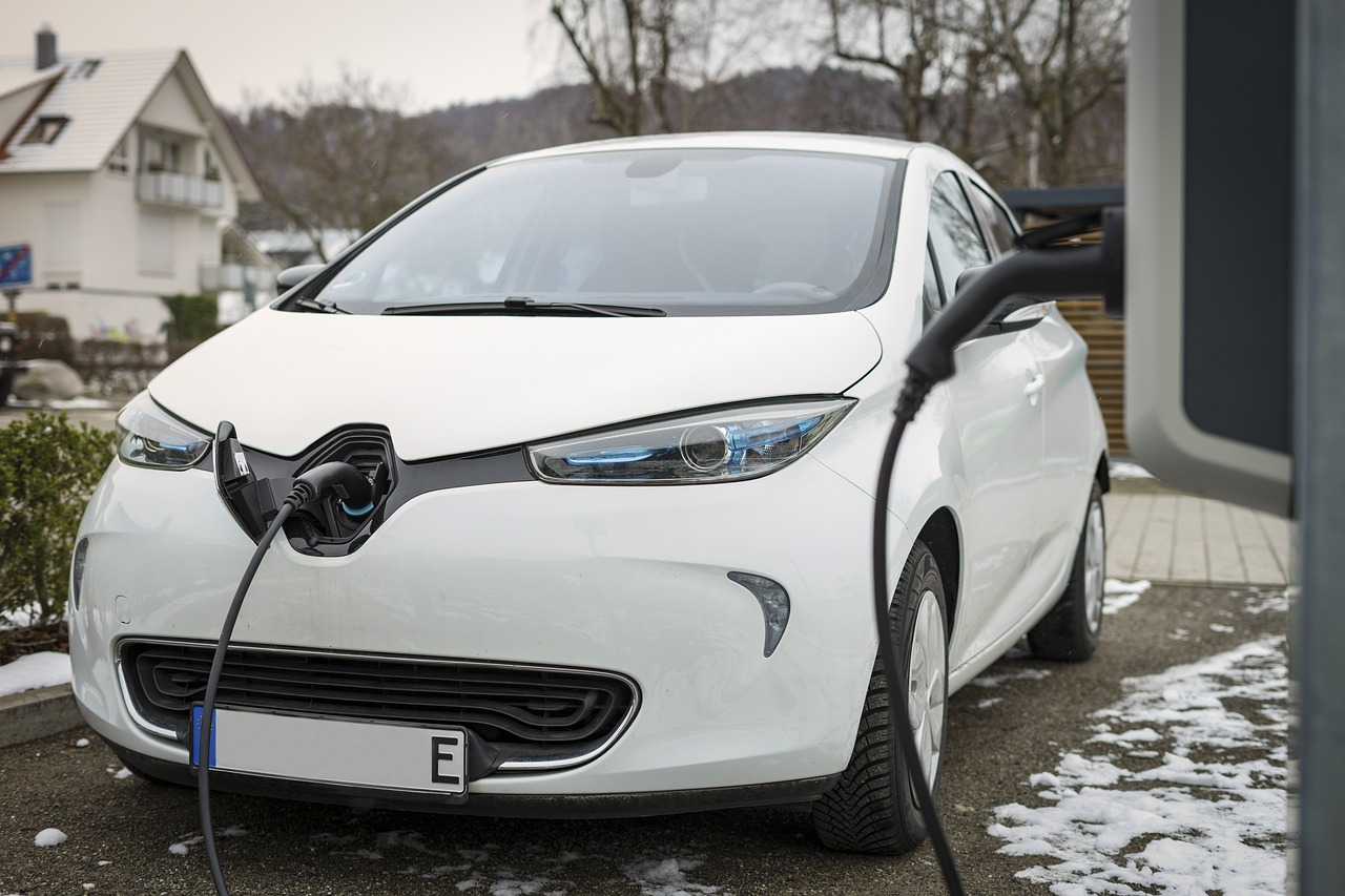 深入剖析特斯拉網(wǎng)站流量，揭示電動(dòng)車(chē)巨頭線(xiàn)上布局策略