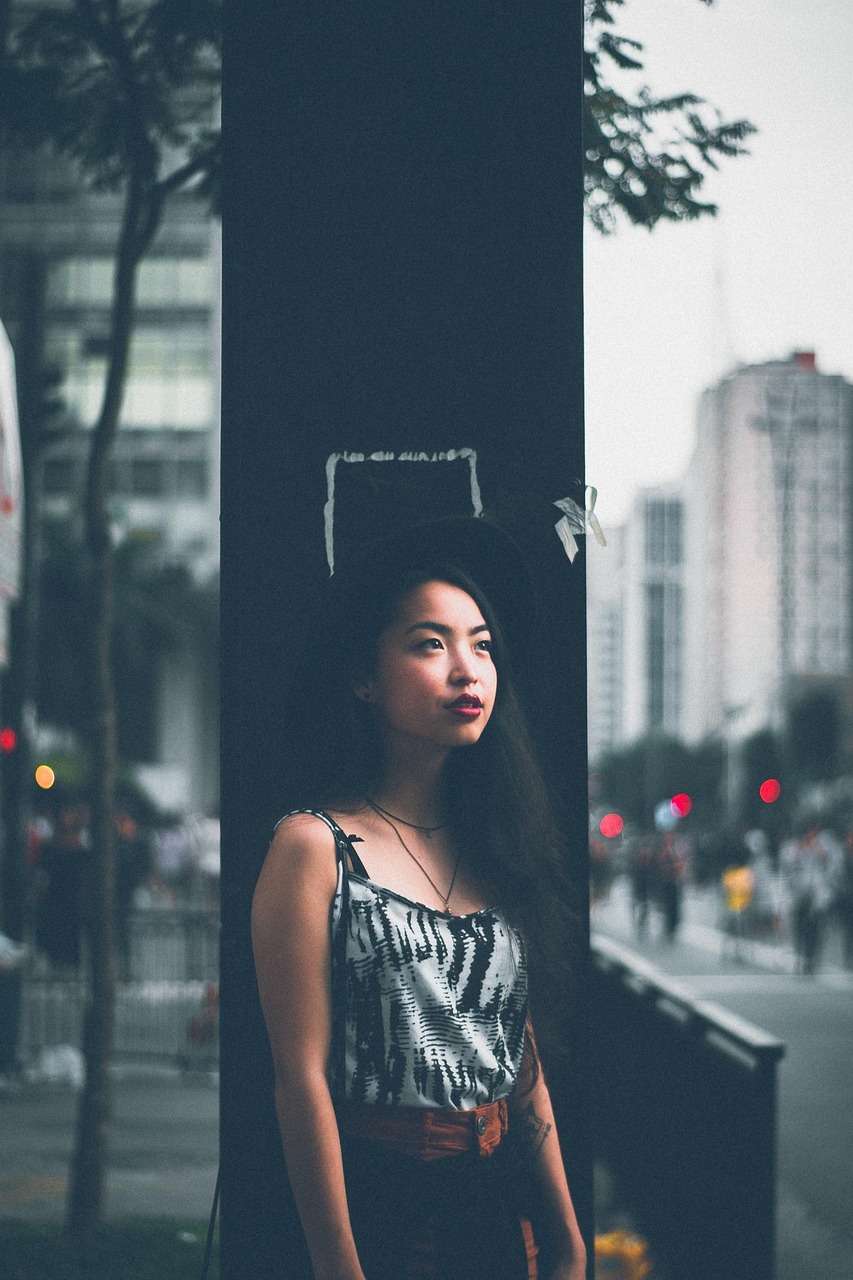 2023年度女性時尚網(wǎng)站排名解析，潮流風(fēng)向標(biāo)下的美麗盛宴
