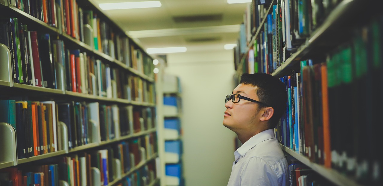 大學(xué)校長發(fā)問：如果梁文鋒讀博士，還有今天的DeepSeek嗎？