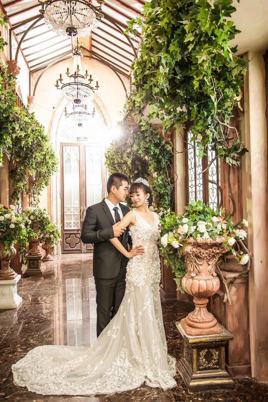 注冊(cè)結(jié)婚穿什么最合適？婚禮當(dāng)天搭配指南
