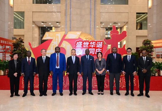 中國農(nóng)業(yè)銀行董事長(zhǎng)谷澍會(huì)見中剛非洲銀行董事長(zhǎng)安德利一行
