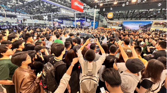 直擊廣州車展：雷軍的車“很亮眼”，但余承東的車“更神秘” | 次世代車研所