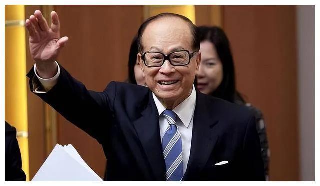 李嘉誠再開金口：未來十年，中國近50%的家庭，將面臨6大危機，早知道早準(zhǔn)備！