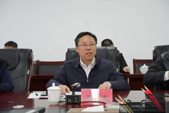 攜手打造政校企科技創(chuàng)新平臺(tái)！貴州理工學(xué)院與六盤水市政府簽署合作協(xié)議