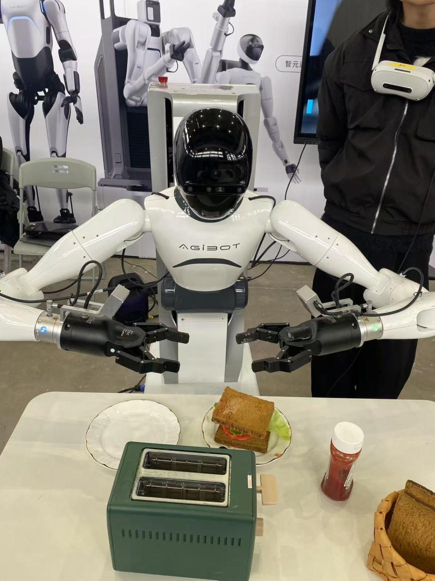 人形機器人哪家強？宇樹、智元、星海圖、開普勒等同臺競技