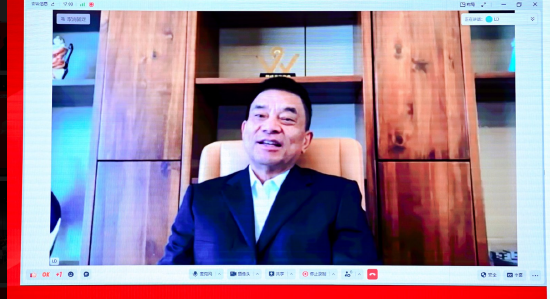 民營企業(yè)如何應(yīng)對挑戰(zhàn)？劉永好：只有不斷滿足老百姓新需求才是新方向