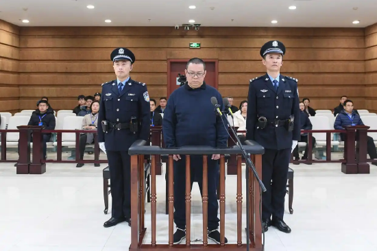 維持死刑，中國(guó)華融國(guó)際控股公司原總經(jīng)理白天輝二審宣判