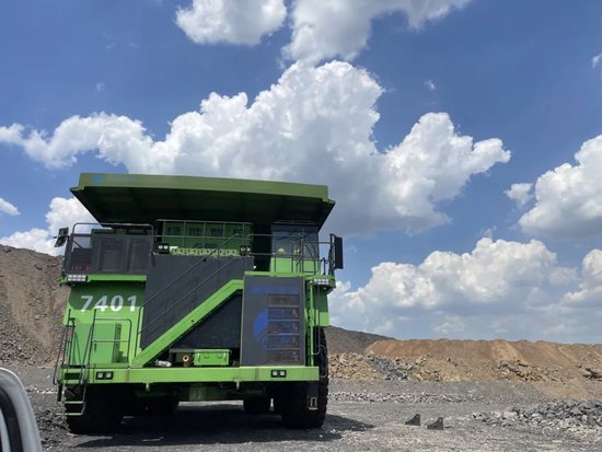 全球首臺(tái)！禾望變頻器助力220T純電動(dòng)礦用自卸車(chē)下線