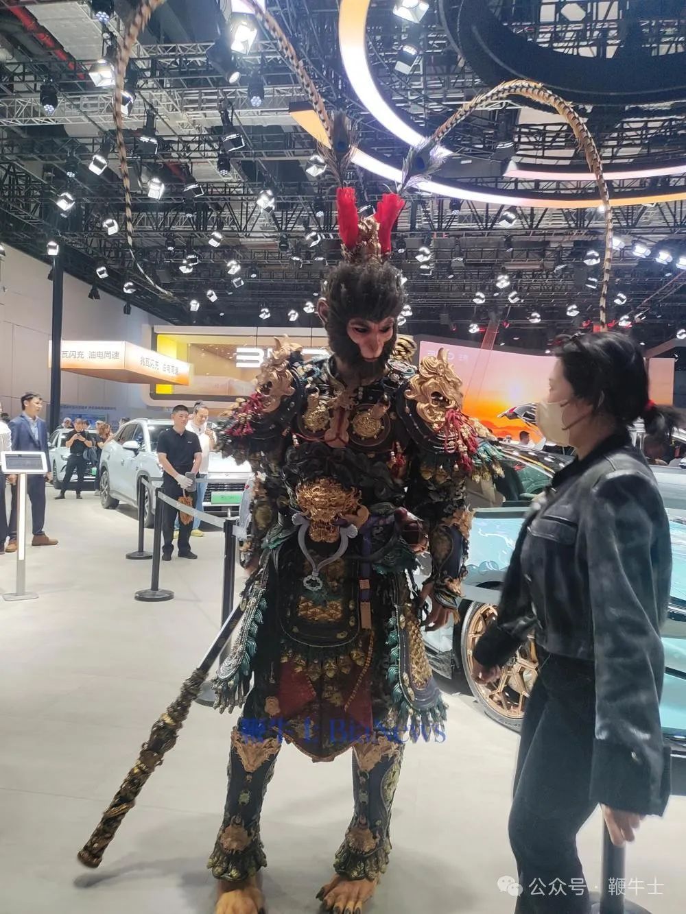 上海車(chē)展「車(chē)?！贡P(pán)點(diǎn)：小鵬機(jī)器人吸睛，比亞迪派出悟空